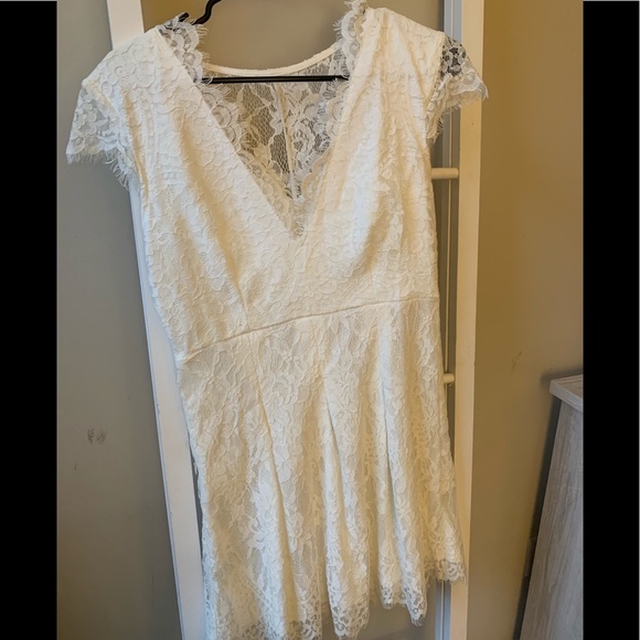 White lace dress - Picture 3 of 3